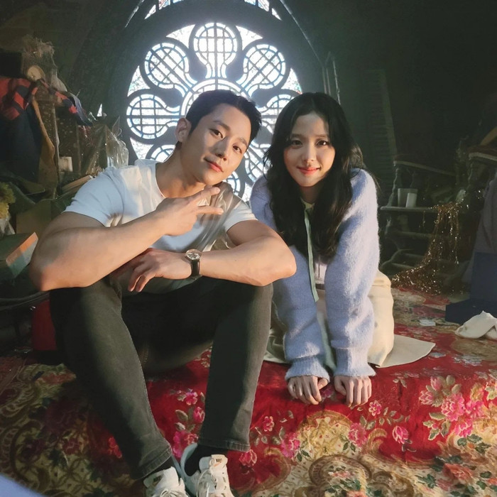 Jung Hae In và Jisoo từng được khán giả đẩy thuyền