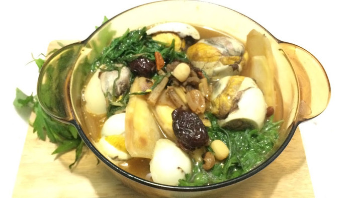 Trứng vịt lộn hầm thuốc bắc là món ngon bổ dưỡng