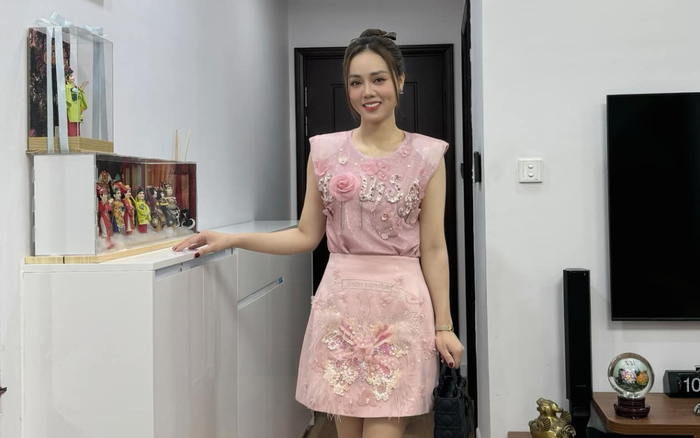 Vợ NSND Công Lý thường xuyên hoạt động trên mạng xã hội. Ảnh: FBNV