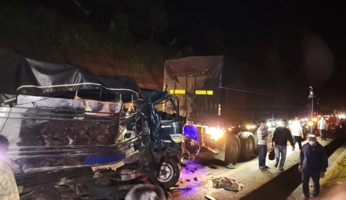 Vụ tai nạn liên hoàn khiến 6 người thương vong. Ảnh: Người Lao Động