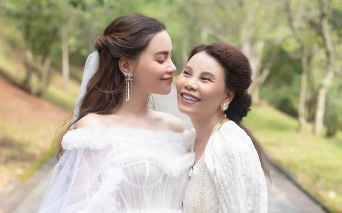 Người phụ nữ suýt đổi mạng sống để sinh Hồ Ngọc Hà, giờ liên tục khoe chuyện vui Ảnh 2