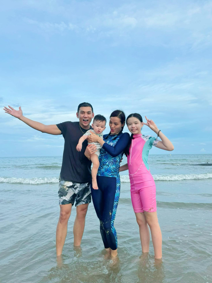 Hôn nhân viên mãn của Phương Trinh Jolie và Lý Bình sau 2 năm kết hôn khiến nhiều người ngưỡng mộ.