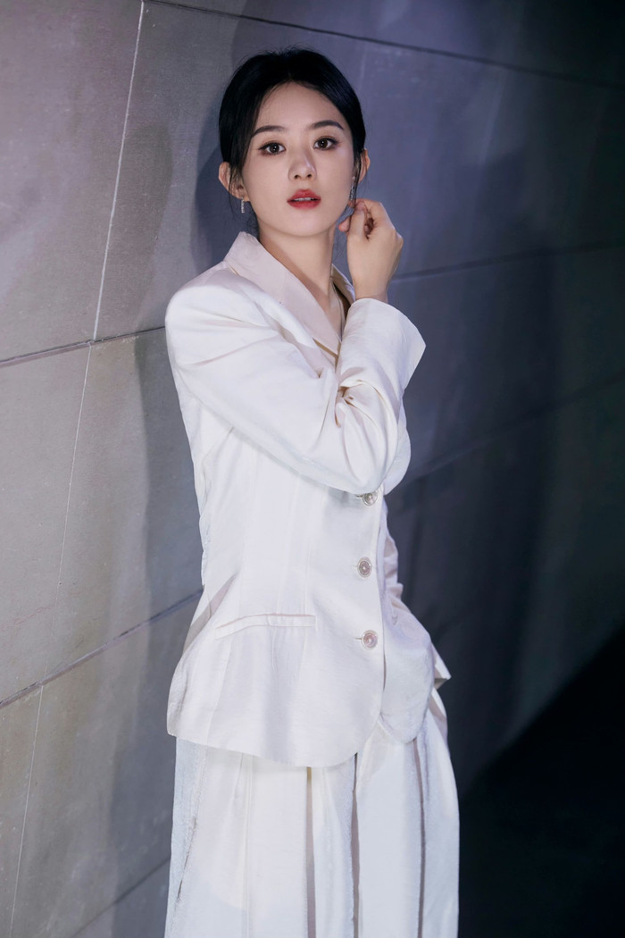 3 sao nữ 85 có bước tiến đáng kể trong năm 2024: Lưu Diệc Phi vẫn chưa bằng Triệu Lệ Dĩnh - Đường Yên Ảnh 1