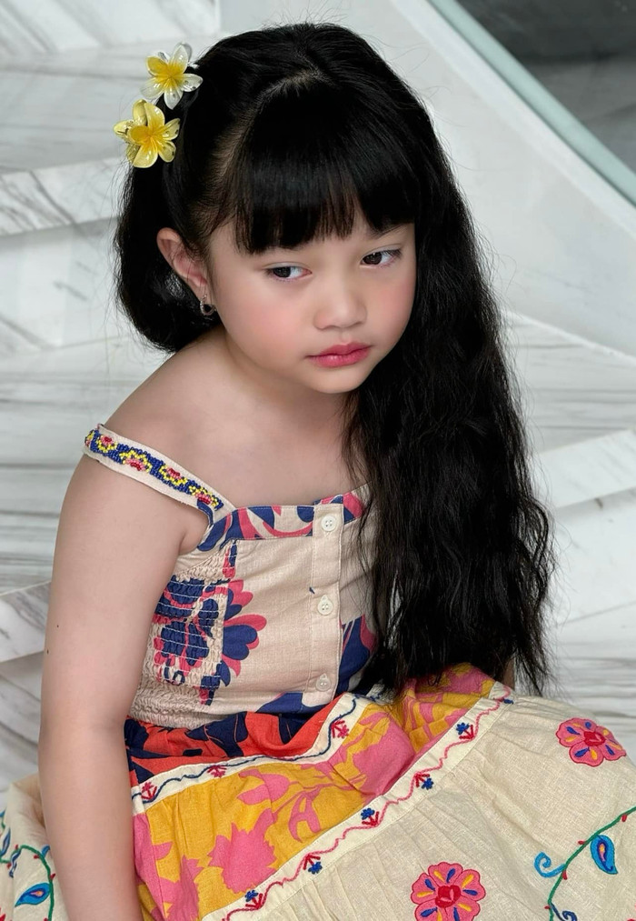 Vẻ ngoài xinh xắn, đáng yêu của Bảo Nhi - con gái Lê Dương Bảo Lâm. 