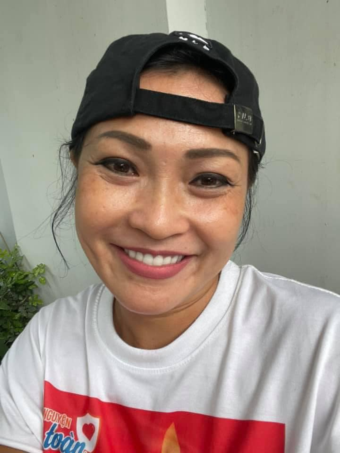 Phương Thanh ghi điểm trong lòng khán giả khi sẵn sàng công khai mặc mộc kém lung linh trên mạng xã hội. Nhìn kỹ, làn da của nữ ca sĩ vẫn có độ mịn nhưng có vết nhăn ở mắt và một chút nám ở hai gò má. 