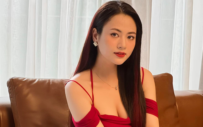 'Tình địch' Phương Oanh khoe đường cong bỏng mắt Ảnh 2