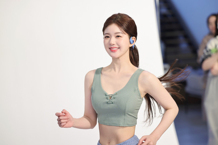 Triệu Lộ Tư đang là sao nữ có giá trị thương mại cao nhất nhì hiện nay của Cbiz. 