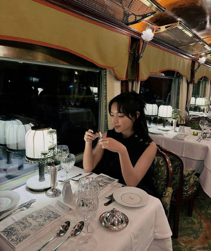 Vượt qua nhiều gương mặt đình đám tại thị trường châu Á, Châu Bùi nhận tấm vé Global Talent (nhân vật có tầm ảnh hưởng toàn cầu) do phân khúc Dior Beauty trao tặng. Cô vinh dự góp mặt trong chiến dịch quảng bá Dior Spa được ghi hình tại điểm cầu Singapore và Malaysia.  