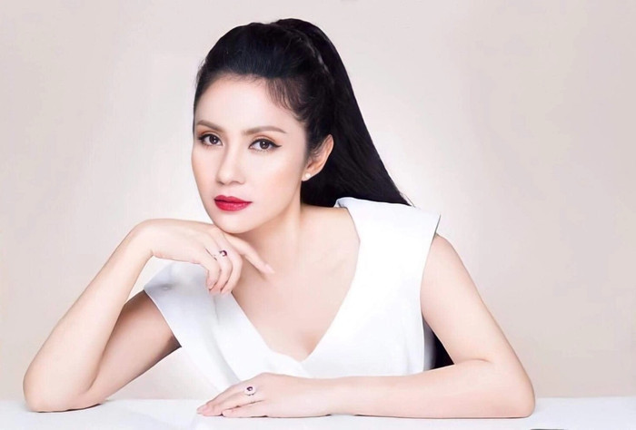 Việt Trinh tuyên bố giải nghệ sau thời gian gắn bó với làng giải trí. 