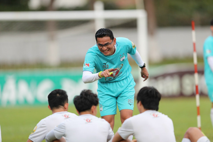 Kiatisuk nhiều khả năng sẽ tái hợp HAGL để làm giám đốc kỹ thuật. Ảnh: Anh Đồng