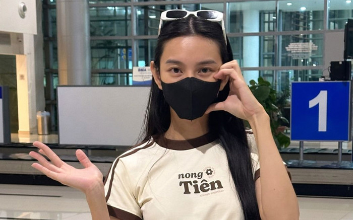 Hoa hậu Thùy Tiên 'thả dáng' tại sân bay bên túi hiệu gần 100 triệu đồng Ảnh 2