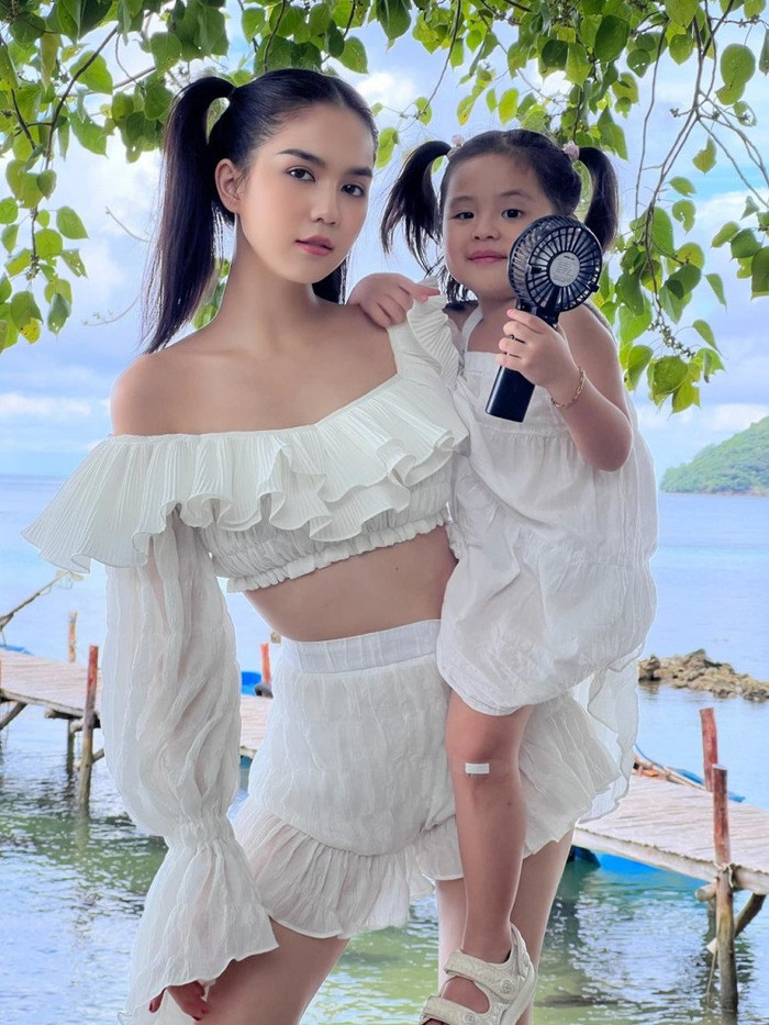 Ngọc Trinh từng nghe 'con gái' nói lời yêu. Ảnh FBNV
