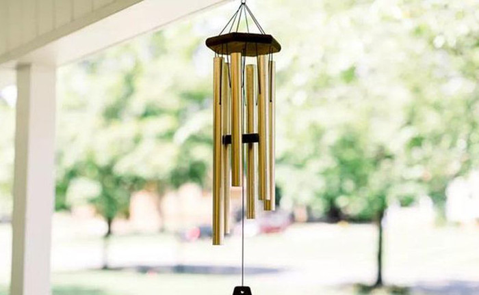 Vào tháng cô hồn nên hạn chế treo chuông gió