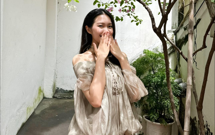 Doãn Hải My vui vẻ đi chơi, 'lên đồ'. Ảnh: FBNV