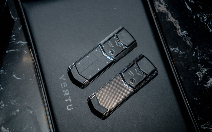 Một người dùng chi hơn 1 tỷ đồng để mua điện thoại, mẫu mã thế nào khiến giới mộ điệu sốc Ảnh 2