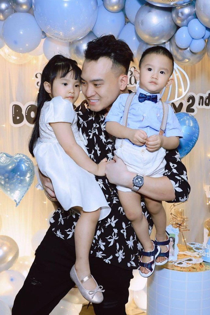 Chồng cũ Diệp Lâm Anh và 2 con.