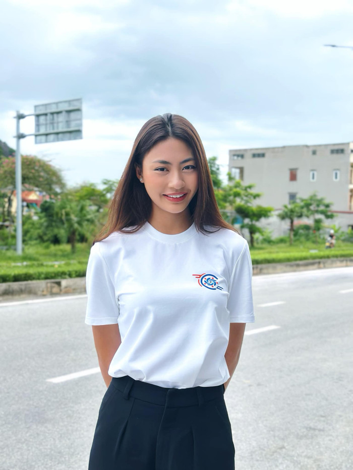 Hoa hậu Xuân Hạnh là người đẹp Việt đầu tiên được cử đến cuộc thi Miss Cosmo.