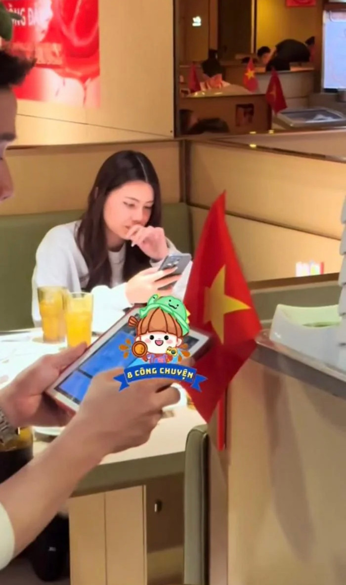 Showbiz 1/9: Con gái Quyền Linh đang dần lộ rõ nhiều nét đẹp. Ảnh: Sưu tầm