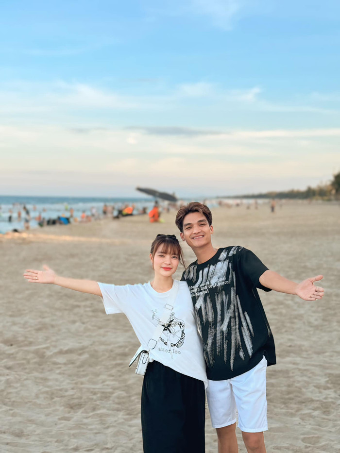 Showbiz 1/9: Mạc Văn Khoa mong muốn dành nhiều thời gian cho gia đình. Ảnh: FBNV