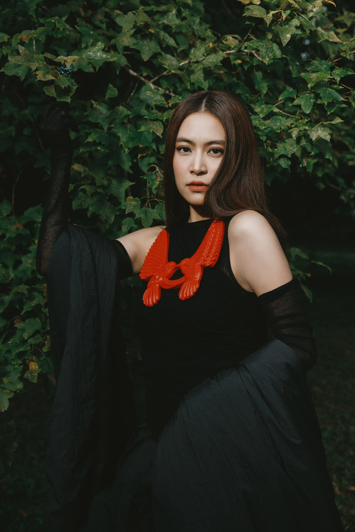 Nhan sắc ngày một thăng hạng của Hoàng Thùy Linh.