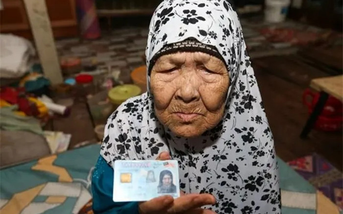 Bà cụ 112 tuổi đã 7 lần kết hôn và có 49 người cháu vẫn muốn lấy chồng lần nữa Ảnh 2