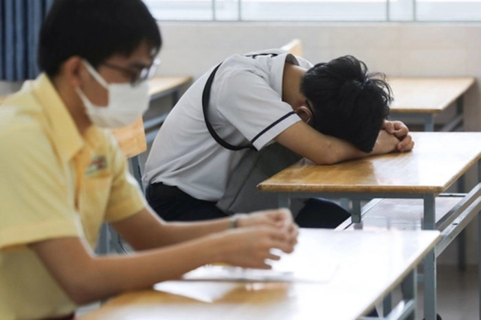 Sinh viên bị giảng viên 'bêu riếu' trong group lớp học khiến phụ huynh của sinh viên phản ứng. Ảnh minh hoạ