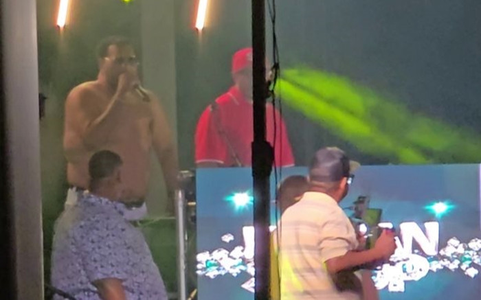 Một sao nam đột ngột ngã gục trên sân khấu và qua đời Ảnh 2