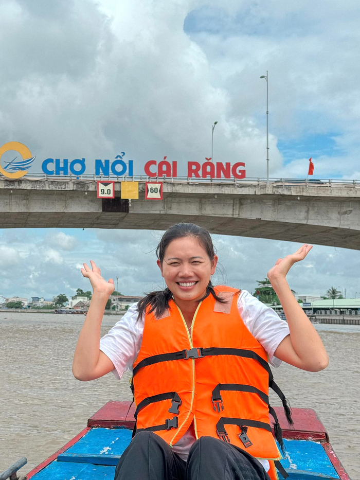 Ánh Viên vẫn xinh đẹp rạng rỡ dù để mặt mộc. 