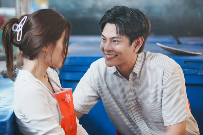 Thongdee có mối quan hệ tình ái hỗn loạn