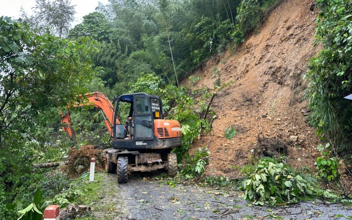 Sạt lở đất ở Cao Bằng khiến 2 xe ô tô bị nước lũ cuốn: Lời kể xót xa của người nhà nạn nhân Ảnh 2