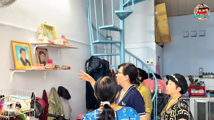 Nhóm nghệ sĩ gồm Phương Dung, Phi Phụng thăm nhà nghệ sĩ Phương Thảo mới đây. 