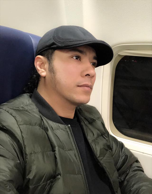 Hiện, Kasim Hoàng Vũ gồng gánh một nhà hàng ở nước ngoài, là nguồn thu sau khi anh không thể tiếp tục ca hát.