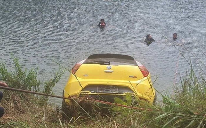 Người phụ nữ mang thai 9 tháng thoát chết thần kỳ sau khi lao xe xuống sông Ảnh 2