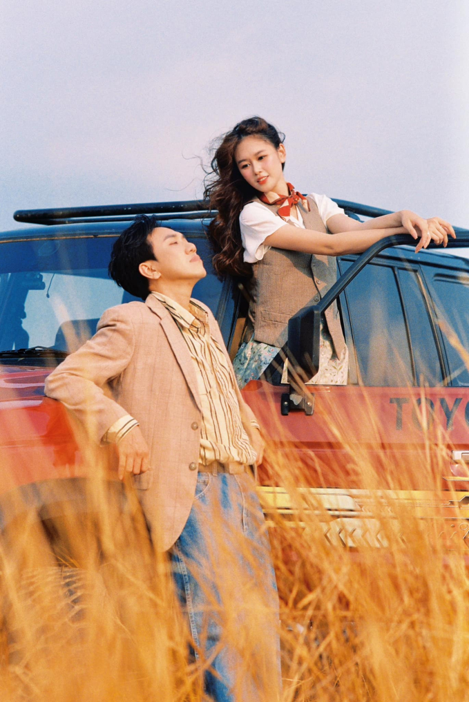 Anh Đức và vợ hot girl kém 12 tuổi sẽ về chung nhà vào hôm nay.