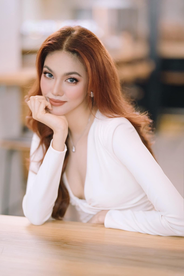 Những tháng cuối năm 2023, Lan Khuê gây xôn xao khi xoá chức vụ CEO Miss Universe Vietnam trên 'profile' cá nhân đồng thời huỷ theo dõi cuộc thi.