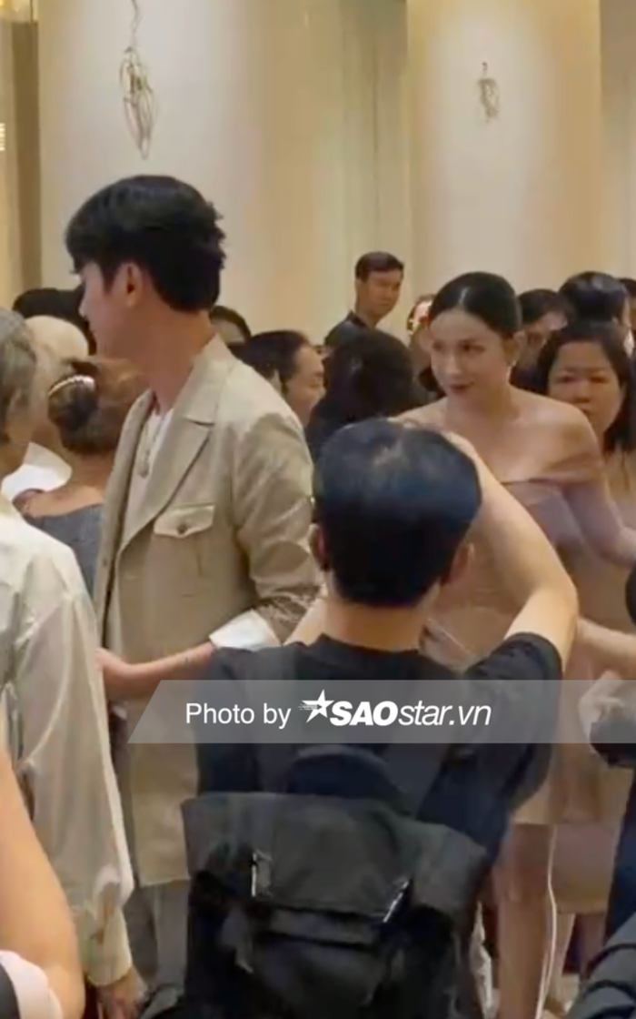 Huỳnh Phương và Khả Như cùng đi chung xe, nhưng tách hai hướng khác nhau