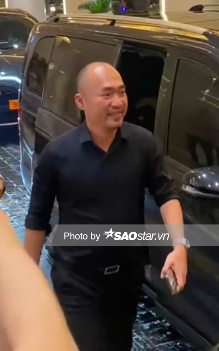 Tiến Luật đi một mình đến địa điểm làm đám cưới Anh Đức