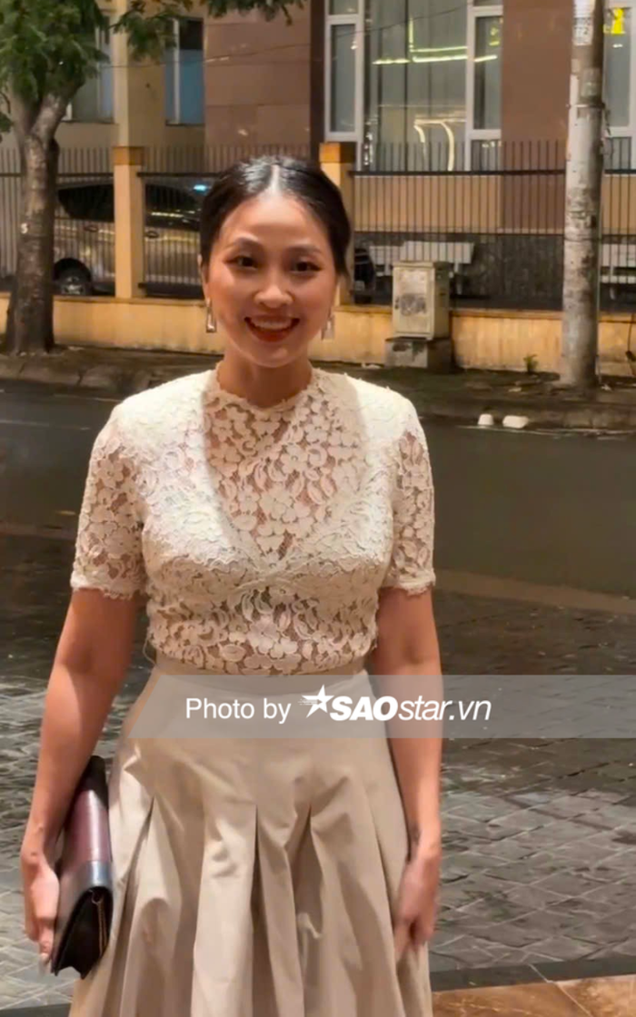 Liêu Hà Trinh là một trong những khách mời gần như đến sớm nhất tại đám cưới Anh Đức