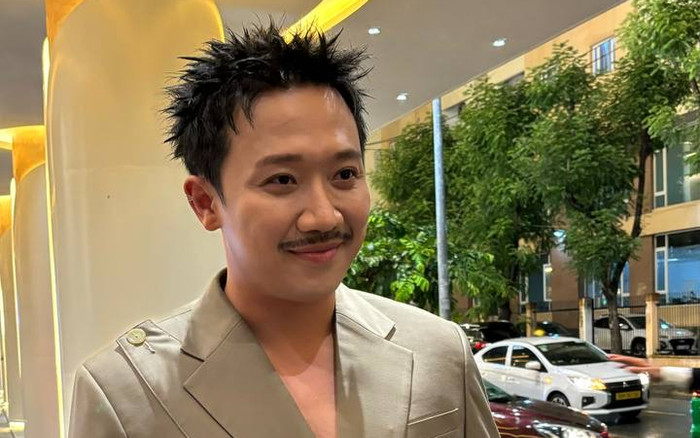 Trấn Thành 'lẻ bóng' dự đám cưới Anh Đức, loay hoay vì tới muộn Ảnh 2