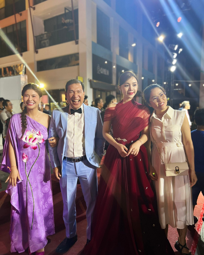 NSƯT Quang Thắng, NSƯT Kim Oanh và Quỳnh Kool chung khung hình