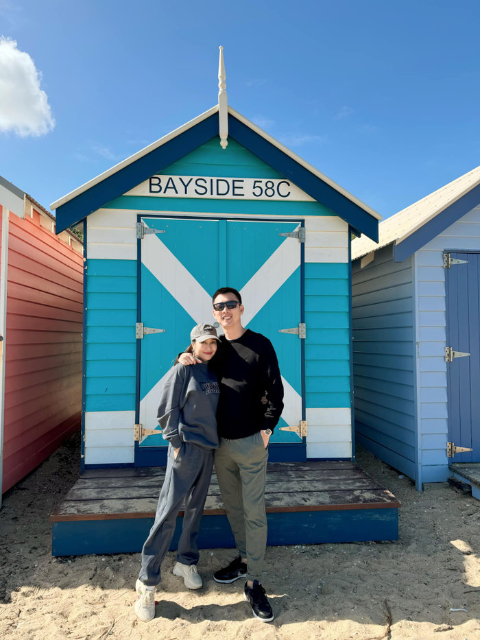 Ốc Thanh Vân và chồng có hôn nhân viên mãn 16 năm.