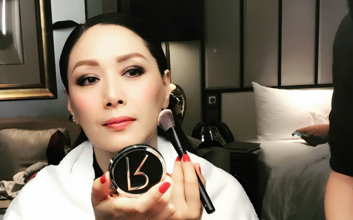 Lọt vào mắt xanh 'ông trùm phim xã hội đen', nữ người mẫu có cuộc sống giàu sang suốt 27 năm Ảnh 2