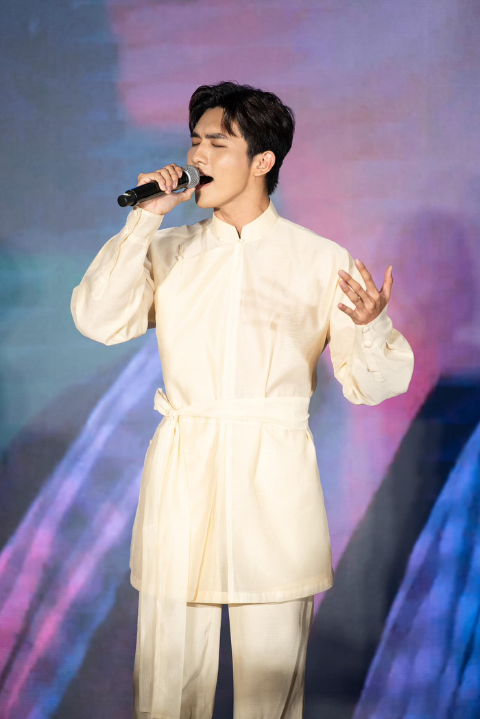 Trong tương lai, Hữu Duy sẽ theo đuổi nghệ thuật một cách nghiêm túc, đặc biệt là ở vai trò ca sĩ.&nbsp;