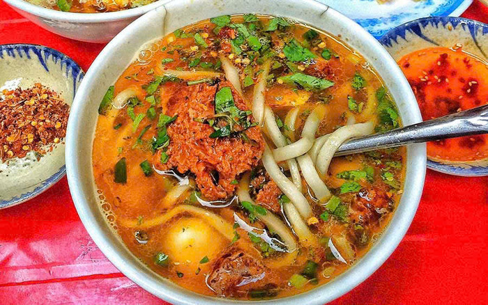 Bánh canh được nhiều người yêu thích khi đến Đà Lạt.