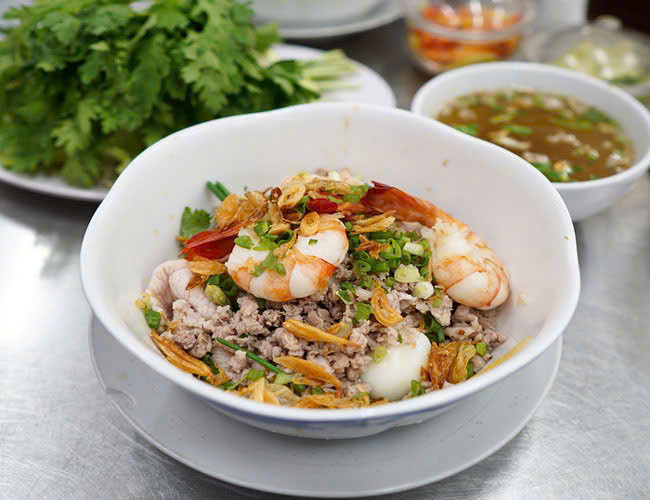 Bát hủ tiếu thơm ngon, béo ngậy.