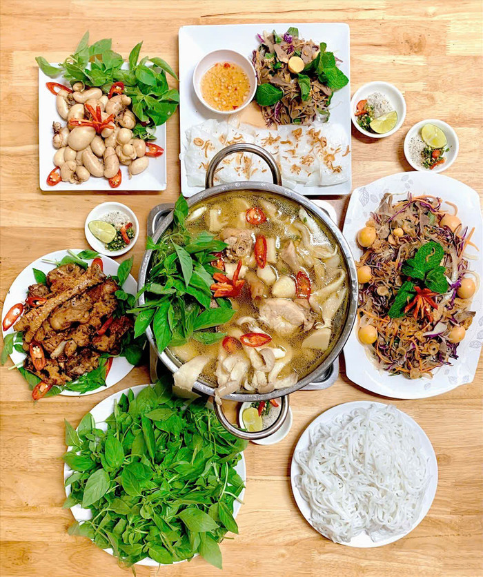 Lẩu gà lá é được coi là đặc sản của ẩm thực Đà Lạt.