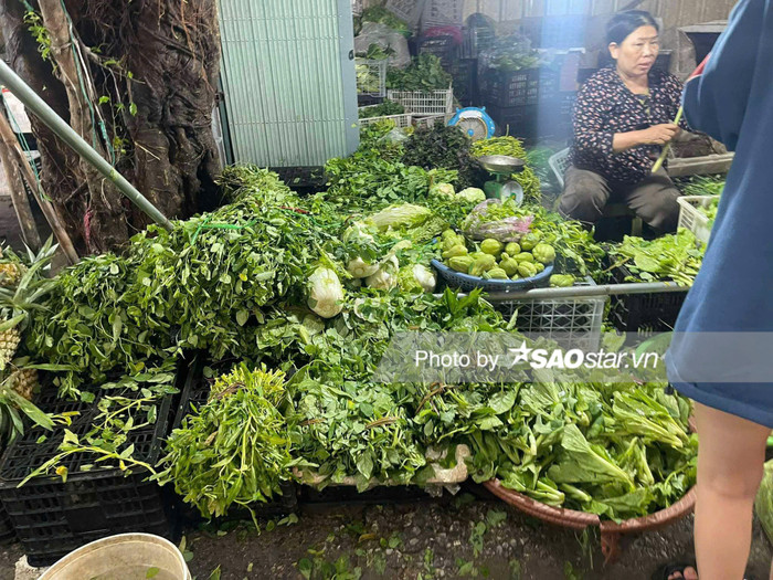 Các loại rau củ quả tăng giá hơn so với bình thường từ 10 - 15 đồng/kg. 