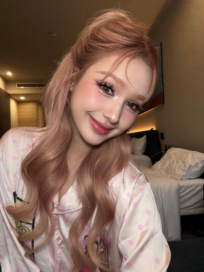 Showbiz 11/9: Xoài Non không ngần ngại đáp trả những bình luận tiêu cực. Ảnh: FBNV