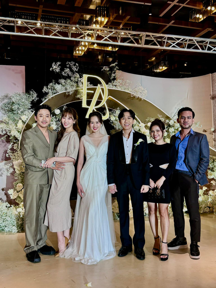 Showbiz 11/9: Trấn Thành vui mừng khi dự đám cưới của Anh Đức. Ảnh: FBNV