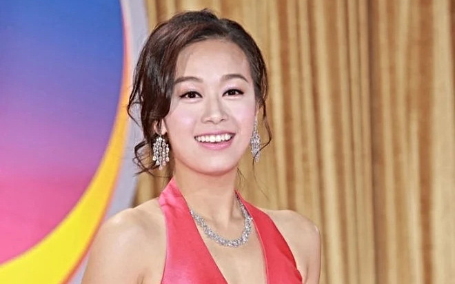 'Á hậu tiểu tam' từng bị tẩy chay, phải bán căn hộ 31 tỷ đồng hiện ra sao? Ảnh 2